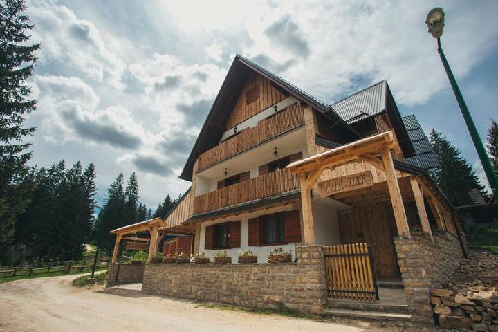 Maison d’hôte pour 14 personnes, avec jardin et vue