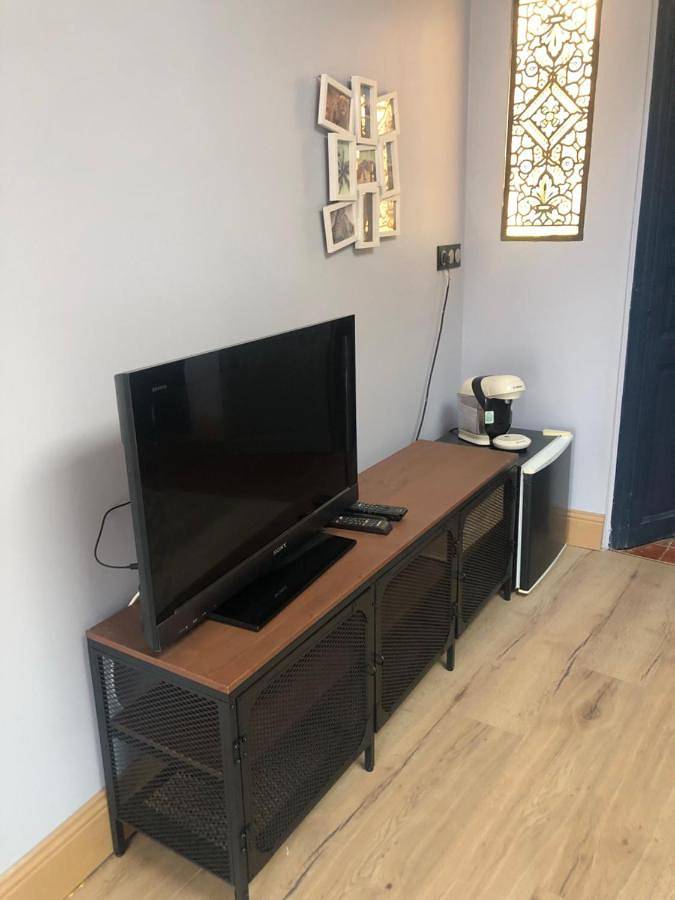 Double Room with Private Bathroom in Paulhan (Hérault), Côte méditerranéenne (France)