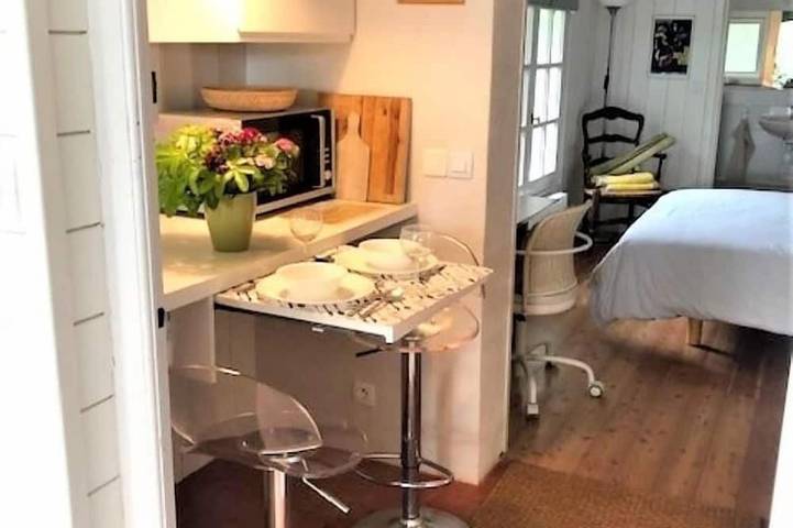 Location de vacances pour 2 personnes, avec Jardin et Piscine à La Tour-de-Salvagny - 3