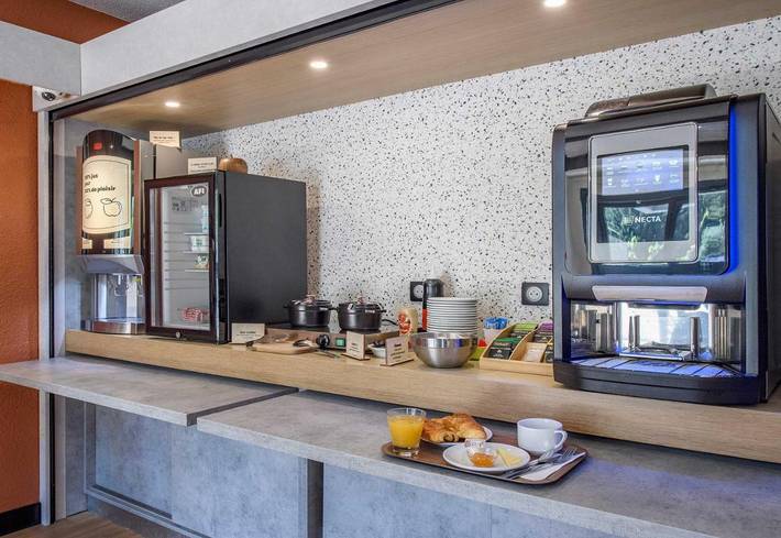 Hôtel pour 2 personnes, avec terrasse à Caissargues - 2