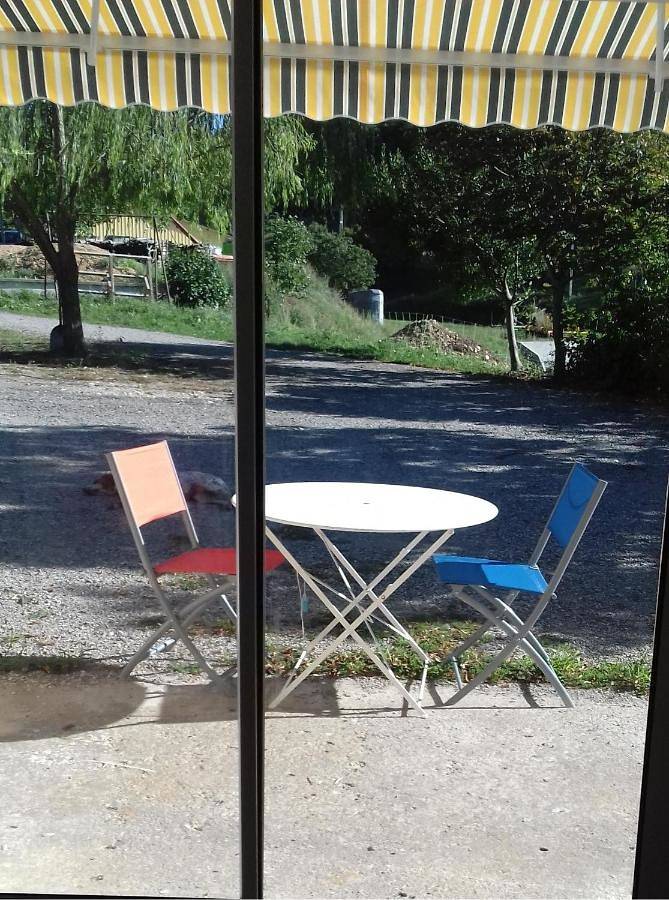 Gîte pour 4 personnes, avec jardin ainsi que vue et piscine à Riez - 2