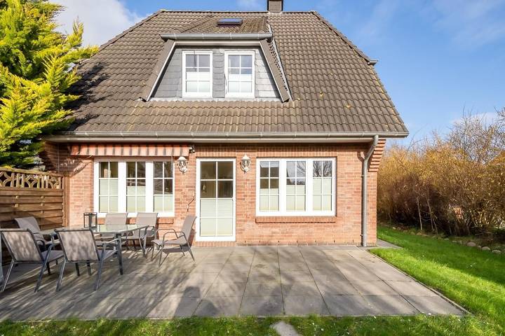 Ferienhaus für 7 Personen, mit Terrasse und Garten sowie Sauna am Schönberger Strand