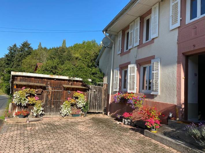 Gîte pour 4 personnes, avec jardin et vue à Wisembach