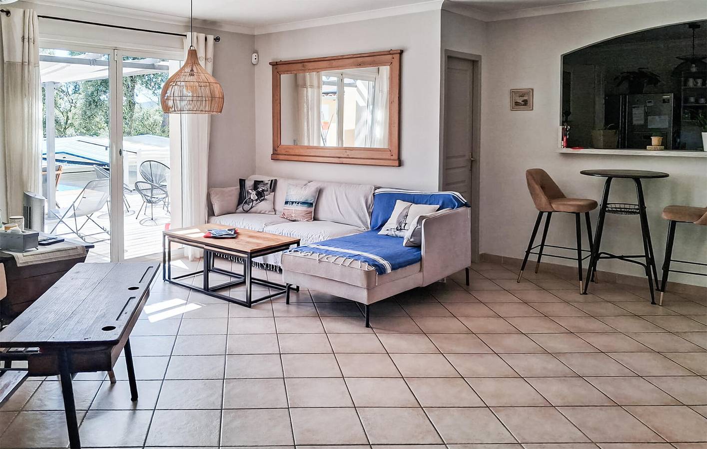 Appartement Collias avec piscine et parking, WiFi, climatisation, à 1 km du centre-ville in Collias, Région de Nîmes