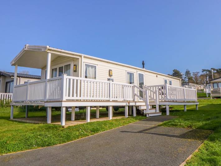 Caravan for 6 people, with garden and pool on the Isle of Wight