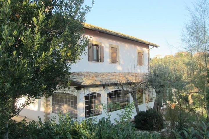 Casa vacanza per 2 persone, con giardino e terrazza nonché panorama in Torino di Sangro