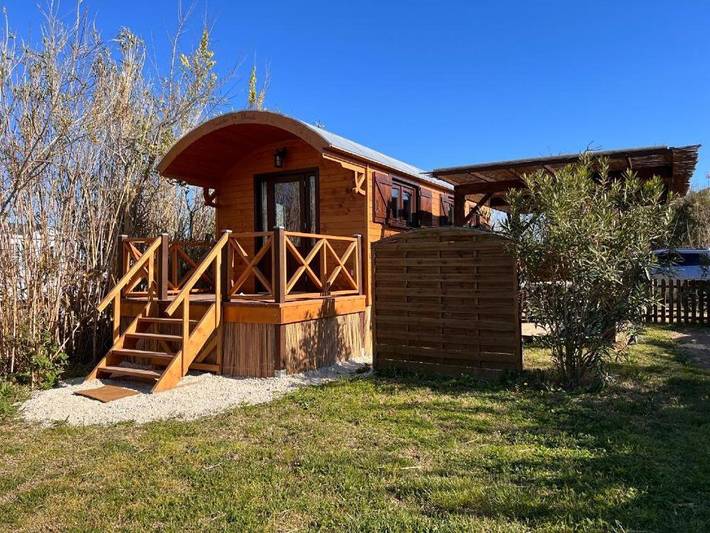 Location de vacances pour 2 personnes, avec vue ainsi que terrasse et jardin dans Bac du sauvage - 2