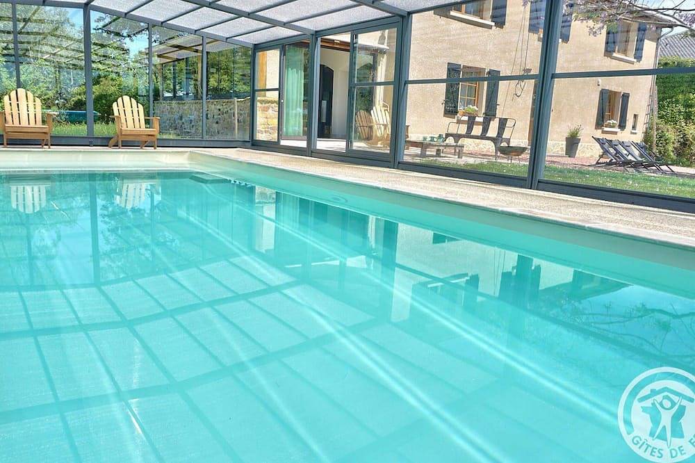 Geräumige Ferienhäuser mit privatem Pool, Sauna, Haustiere erlaubt und Parkplatz, bis zu 18 Personen in Vivans, Roanne und Umgebung
