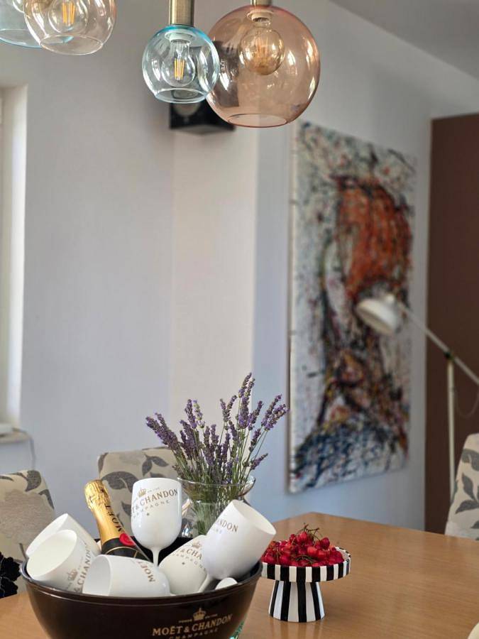 Villa pour 9 personnes, avec Jacuzzi et Terrasse ainsi que Jardin et Piscine à Stari Grad - 4