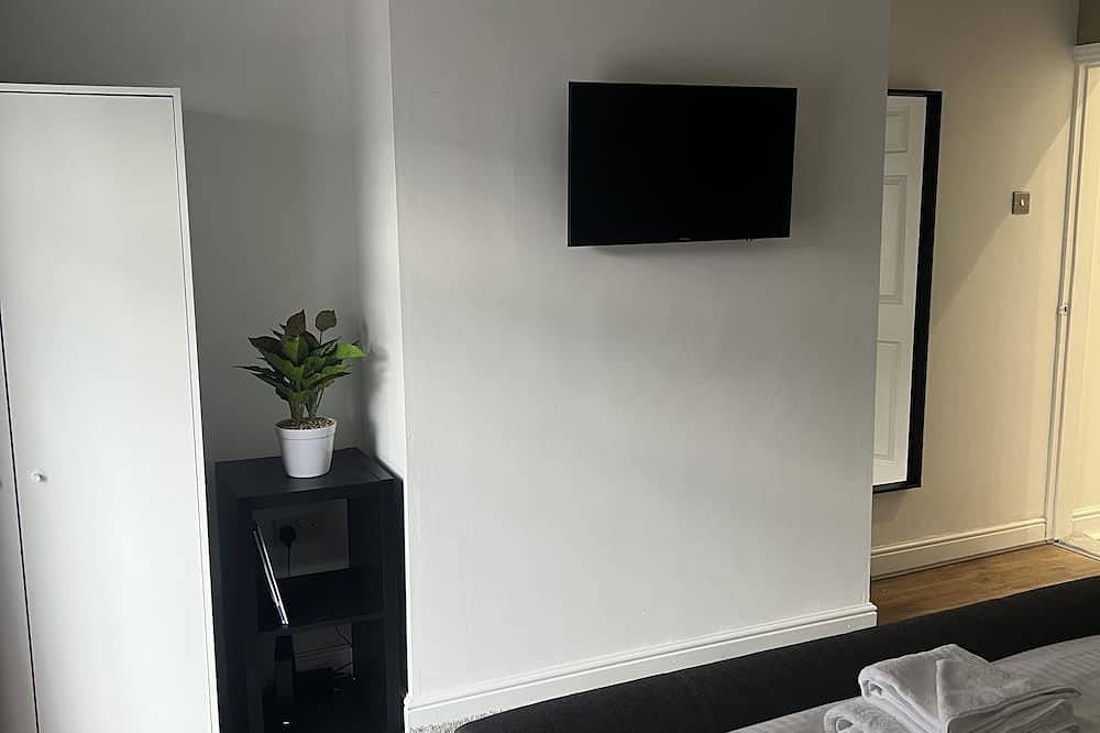 Comfortably furnished 2 bedroom home in Bolton in Bolton, Greater Manchester
