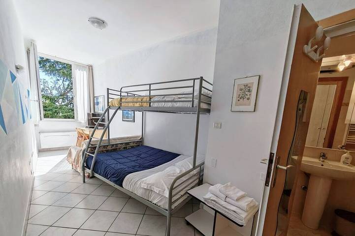 Appartamento intero, Appartamento con angolo cottura sul Lago di Garda in Corno (Garda), Garda