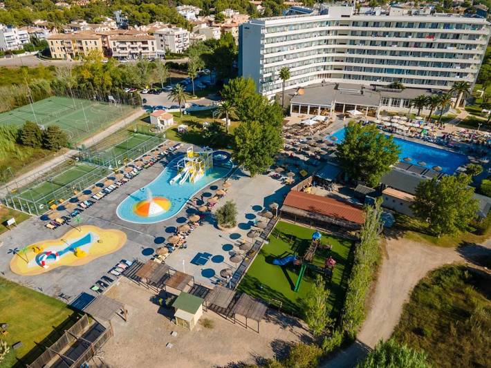 Hôtel, avec Balcon et Jacuzzi ainsi que Terrasse et Jardin