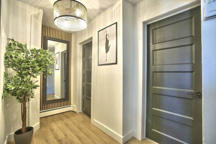 Apartamento entero, Sherby Lux - Central, Parking, Renovado, Capacidad para 6 in Sherbrooke, Quebec