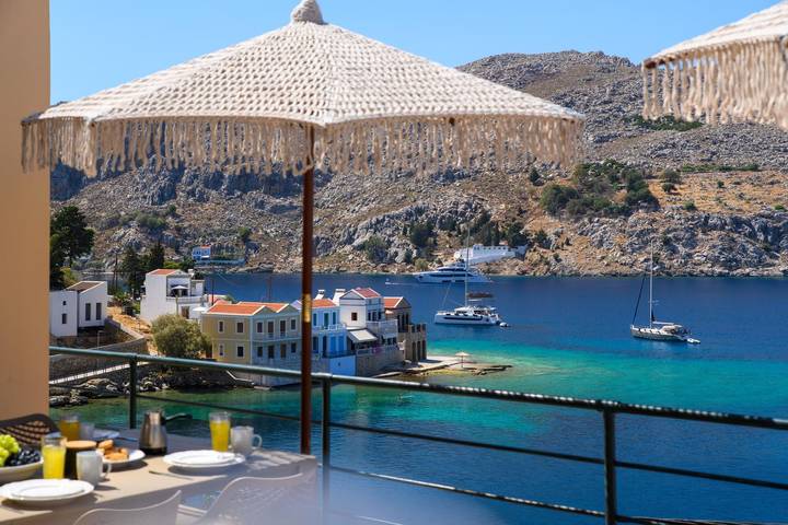 Location de vacances pour 8 personnes, avec vue sur l’océan et balcon dans Symi - 4