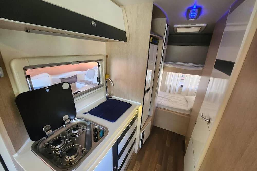 Autocaravana para 6 plazas (posibilidad de moverse o dormir) in Moncada y Reixach, Interior de Barcelona