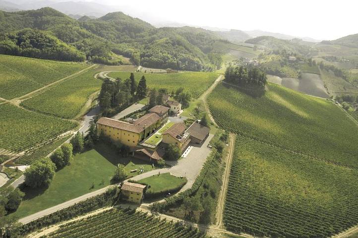 Hôtel pour 2 personnes, avec Terrasse et Jardin ainsi que Piscine et Vue à Gavi