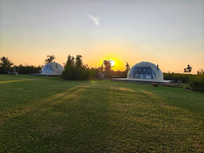 Tente pour 2 personnes, avec Jacuzzi et Terrasse ainsi que Jardin et Vue