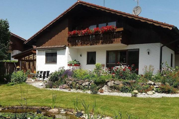 Ferienwohnung für 3 Personen, mit Balkon in Eisenberg