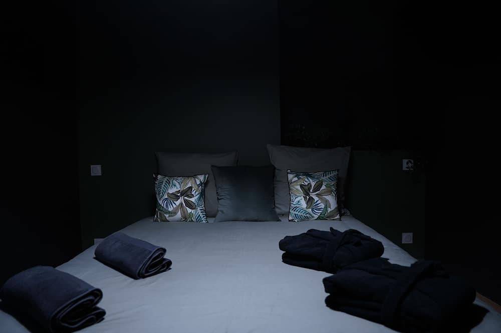 Apartamento entero, Junglia Suite - Spa & Ciné in Bourg-en-Bresse, Región de Bourg-en-Bresse