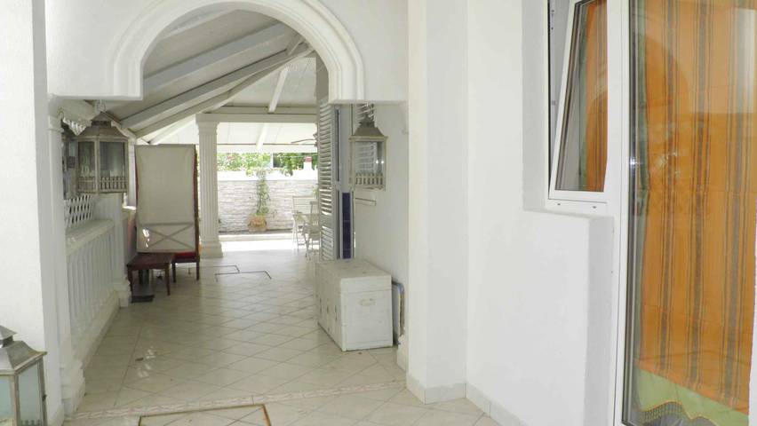 Ganze Ferienwohnung, Ferienwohnung strandnah mit Klimaanlage in Zarok, Baska