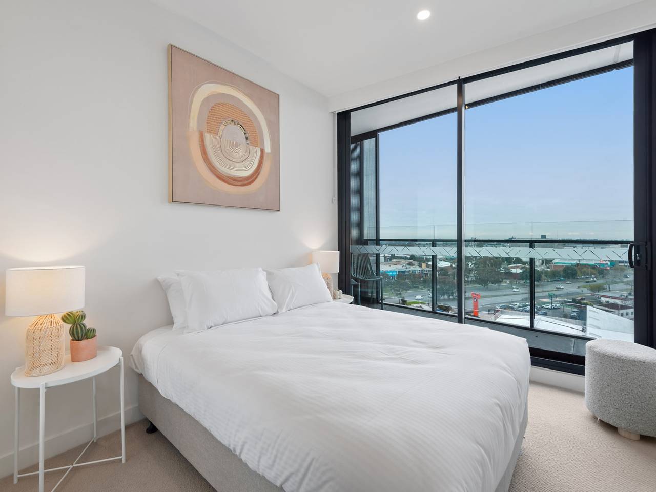 Entire apartment, Contemporary 2-Bed Haven with Swimming Pool in Monash City, Melbourne