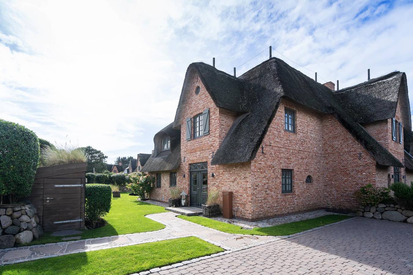 Villa Hengist mit eigener Sauna, 600 Meter vom Weststrand, Wenningstedt, Sylt  in Wenningstedt, Sylt