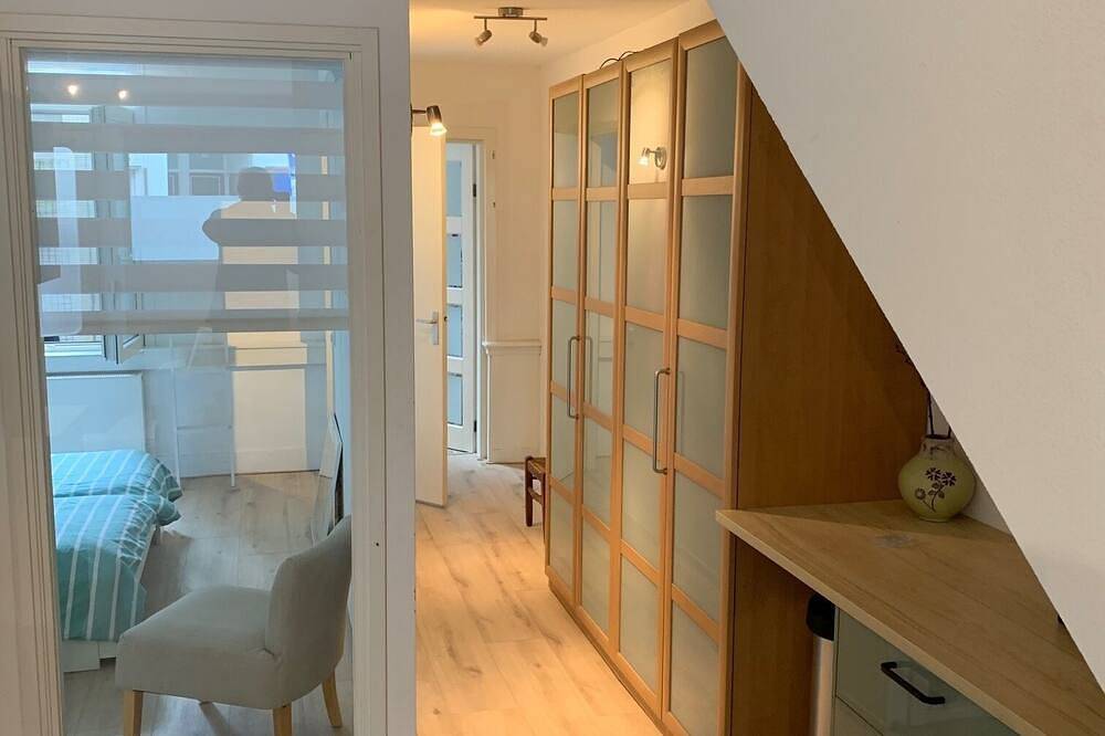 Geheel appartement, Appartement 500 mtr boulevard, winkels en strand in Scheveningen, Den Haag