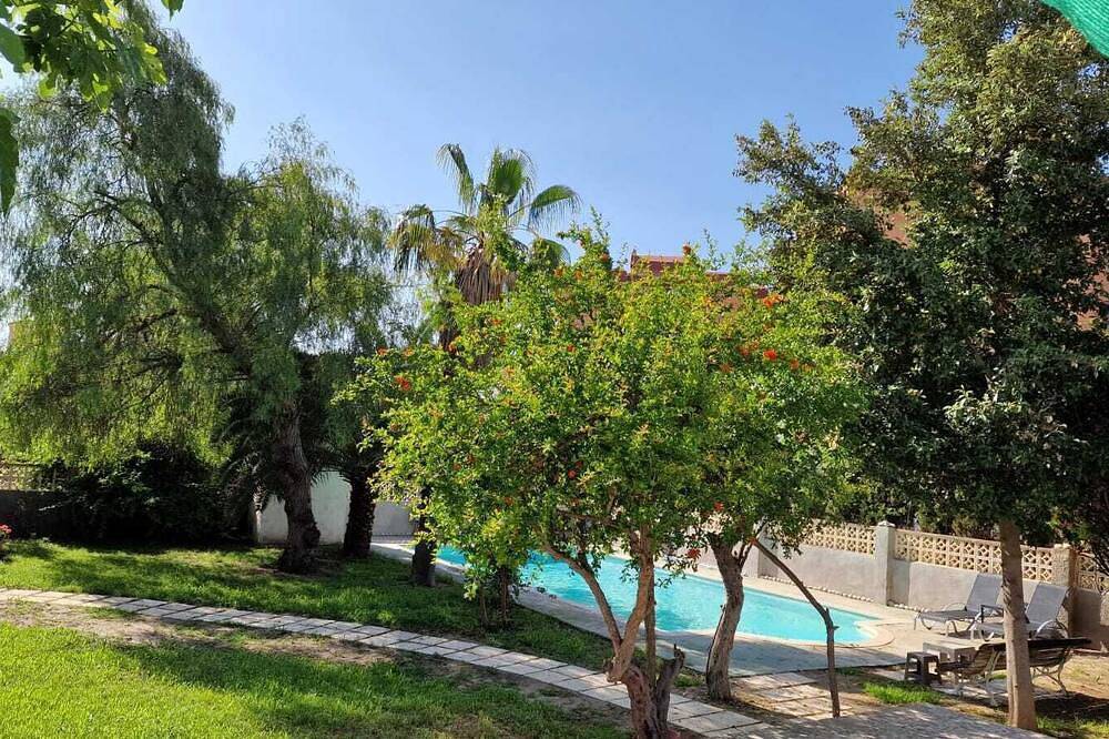 House with exclusive pool and garden 7 min walk from the beach and the center in el Campello, Costa Blanca