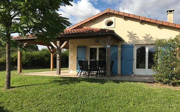 Location de vacances pour 4 personnes, avec vue et jardin ainsi que piscine et bassin pour enfant, animaux acceptés à Les Forges - 4