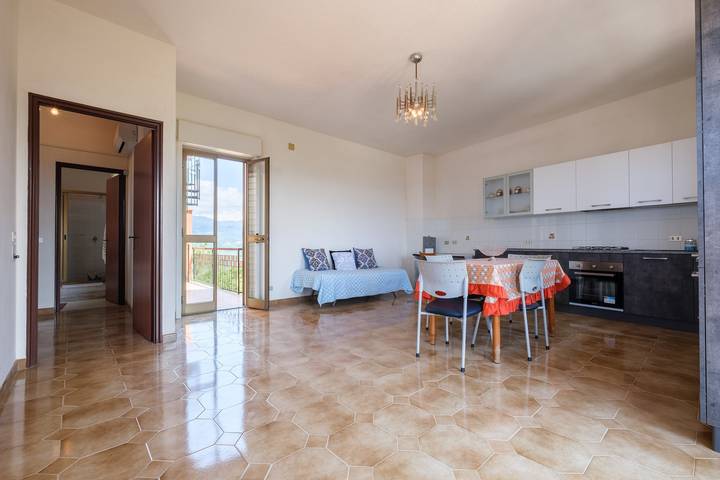 Entire apartment, Apartment "Casa Stella Vista Eolie" with Shared Garden and Wi-Fi in San Pier Niceto, Messina Province