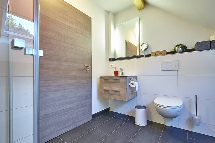 Ganze Ferienwohnung, Ferienwohnung Romanshof - Ferienwohnung mit 74qm, Infrarot-Wärmekabine, 2 Schlafzimmer, max. 3 Personen in Loßburg, Mittlerer Schwarzwald