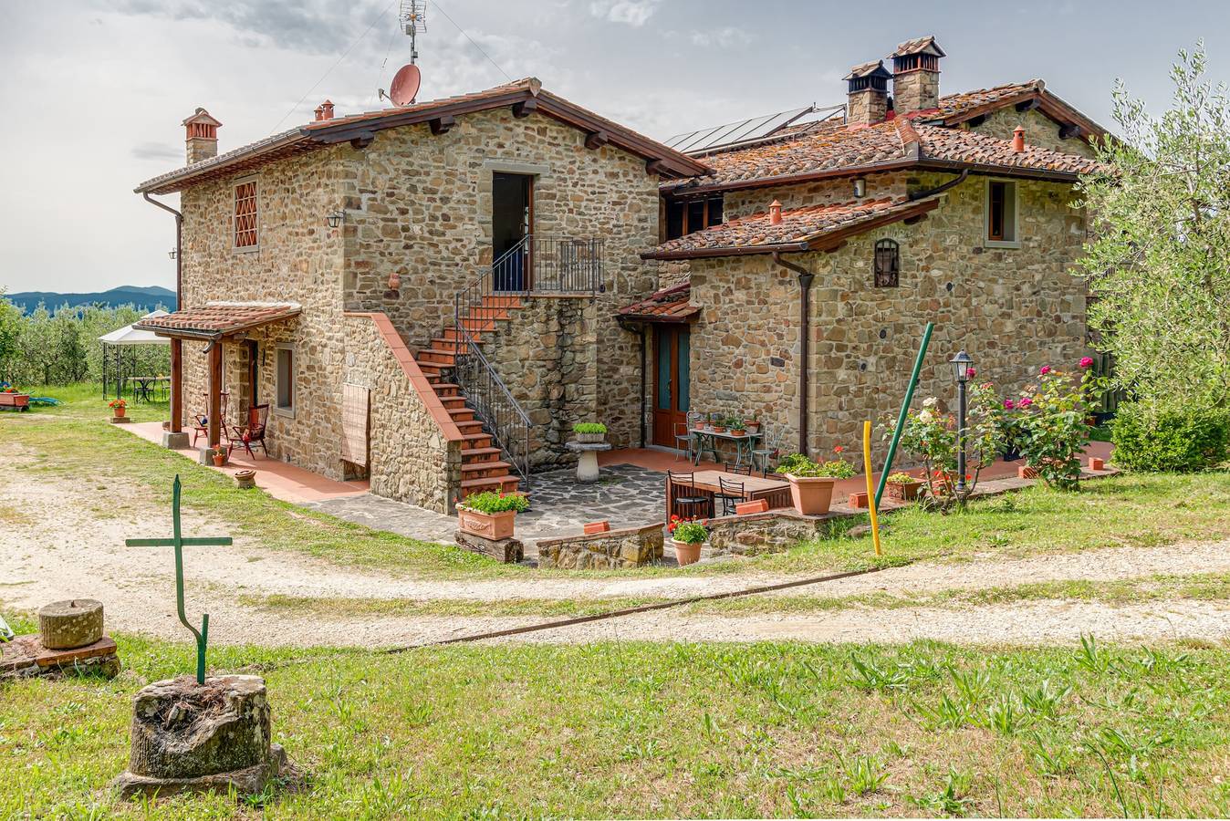 Appartamento intero, Appartamento "Il Cerro La Capanna Piano Primo" con piscina condivisa e Wi-Fi in Pelago, Firenze province