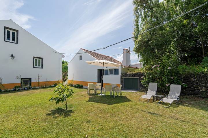 Ferienhaus 'Casa Do Caseiro' mit Bergblick, privatem Garten und Wi-Fi in São Miguel Island, Rosto do Cão (Livramento)