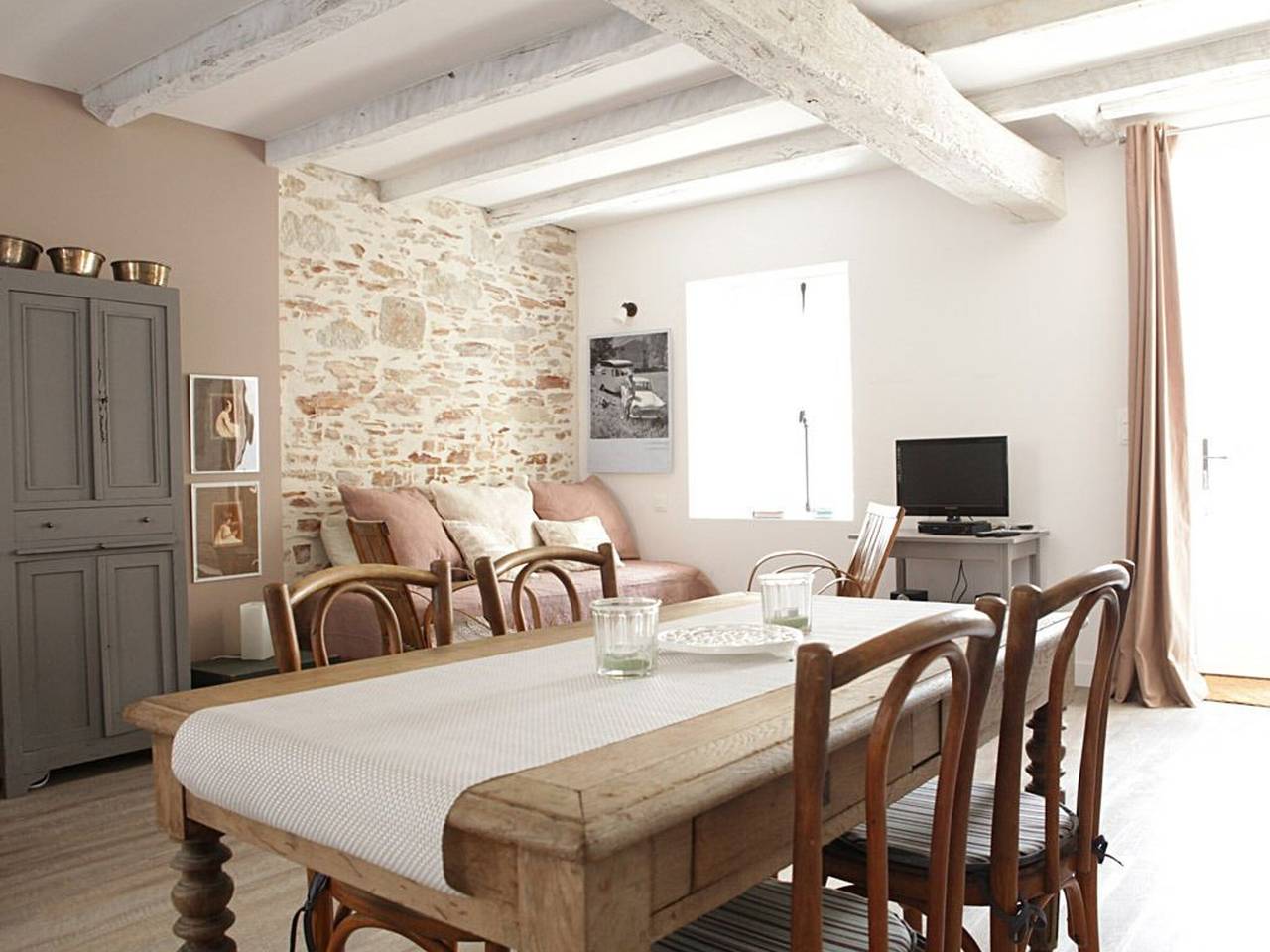 Charmanter Gîte in Alter Schule mit Terrasse, in der Nähe von Thalasso & Balneotherapie in Talmont-Saint-Hilaire, Vendée