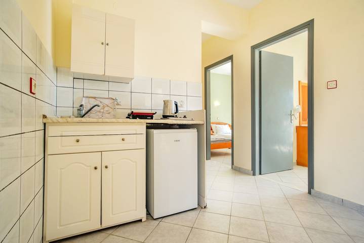 Gîte pour 4 personnes, avec jardin et terrasse dans Kavos - 3