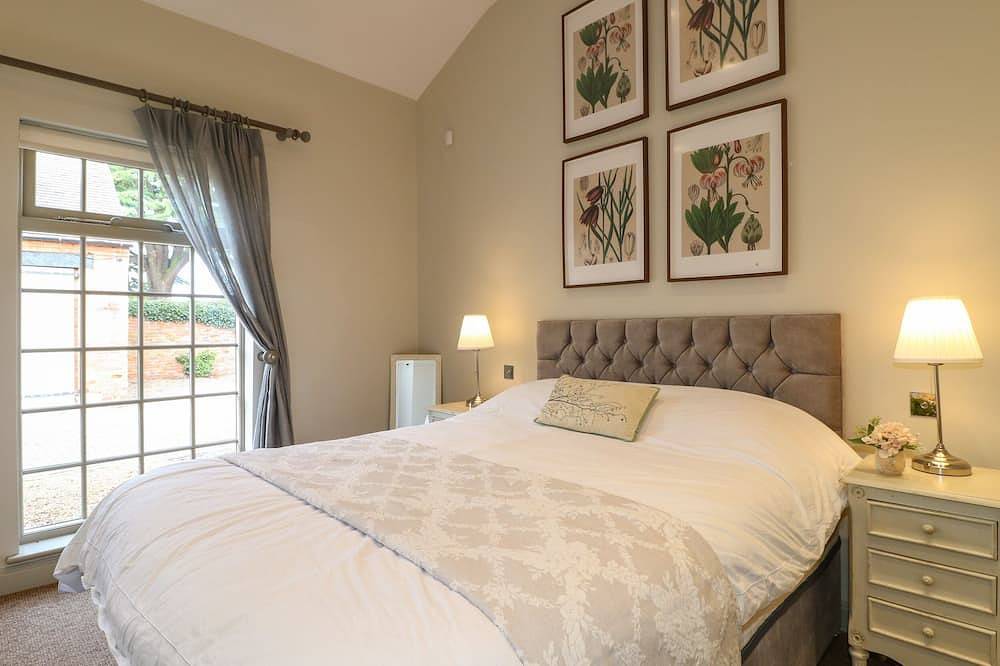 Orgreave Cottage, family friendly, luxury holiday cottage in Alrewas in Staffordshire