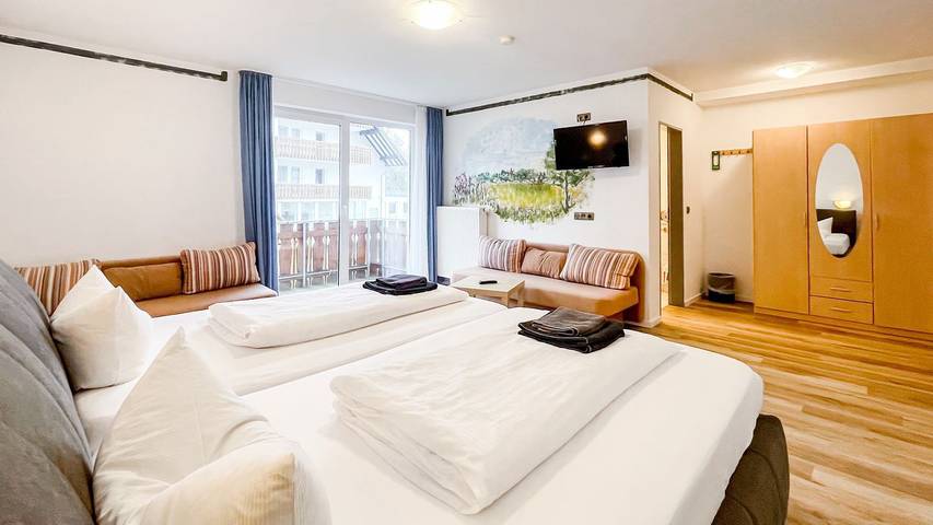 Ferienwohnung für 4 Personen, mit Garten und Sauna sowie Balkon und Ausblick in Winterberg - 2