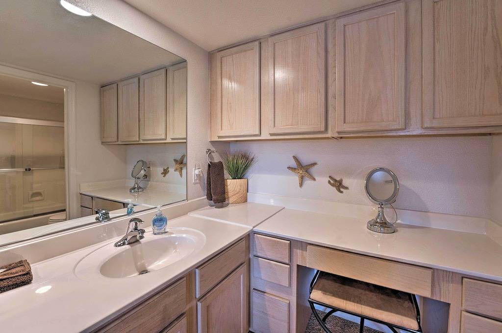 Ganze Wohnung, 1 Mi to London Bridge: Condo w/ Pool Access in Lake Havasu City, Mohave County