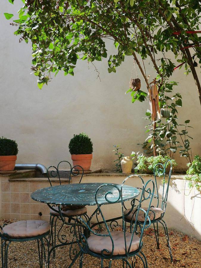 Gîte pour 2 personnes, avec jardin ainsi que terrasse et vue à Aigues-Vives - 4