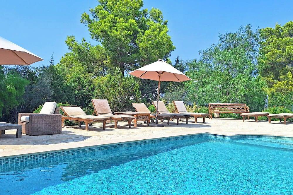 Sunset Villa with pool & sea views. in Cala Bassa, Sant Josep de sa Talaia