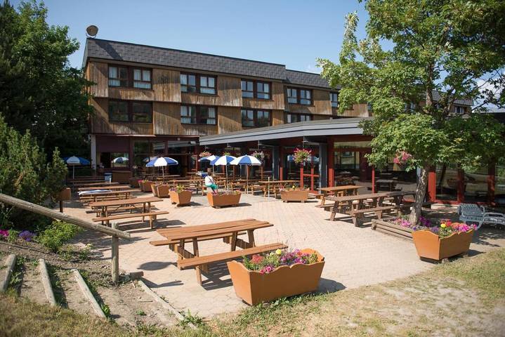Hôtel pour 2 personnes, avec terrasse à Montricher-Albanne - 4