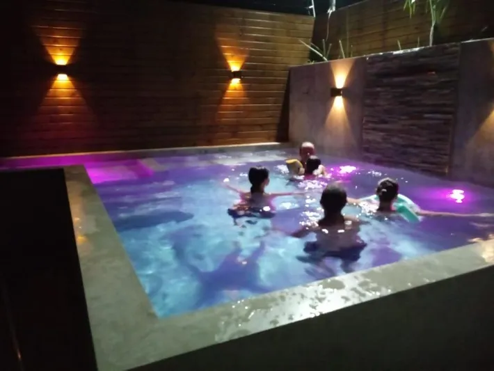 Maison de vacances pour 13 personnes, avec balcon ainsi que jardin et piscine, animaux acceptés - 1