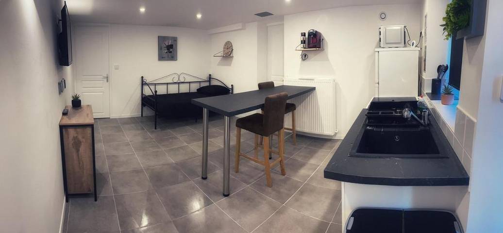 Gîte pour 2 personnes, avec jardin à Neuvy-sur-Loire