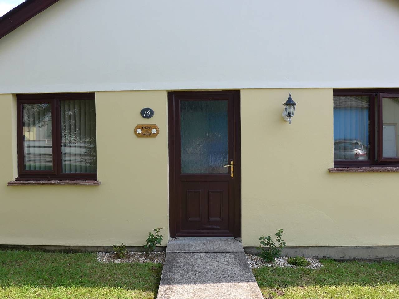 Parkland 14 is a detached premier 3 bedroom bungalow sleeping 6 in Cornwall