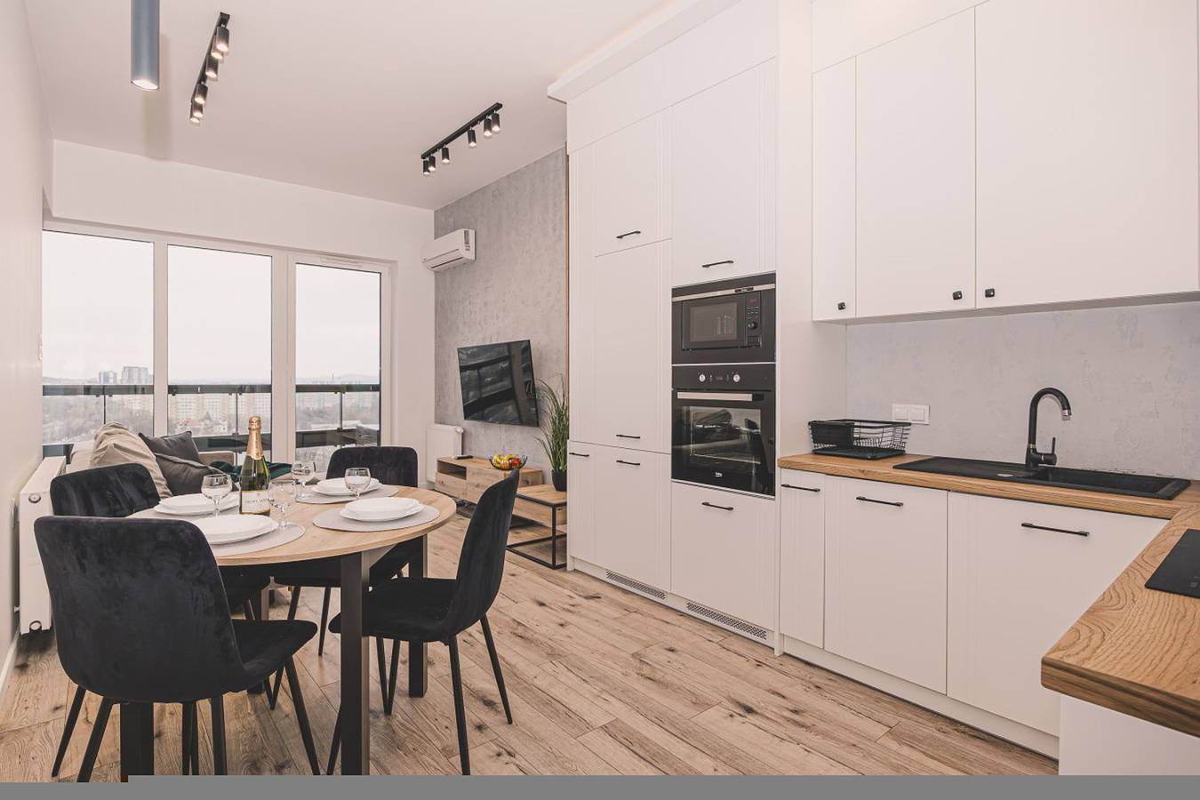 Cały apartament, Torre 133 | 15 piętro | Panoramiczny Widok | Garaż in Kielce, Województwo świętokrzyskie