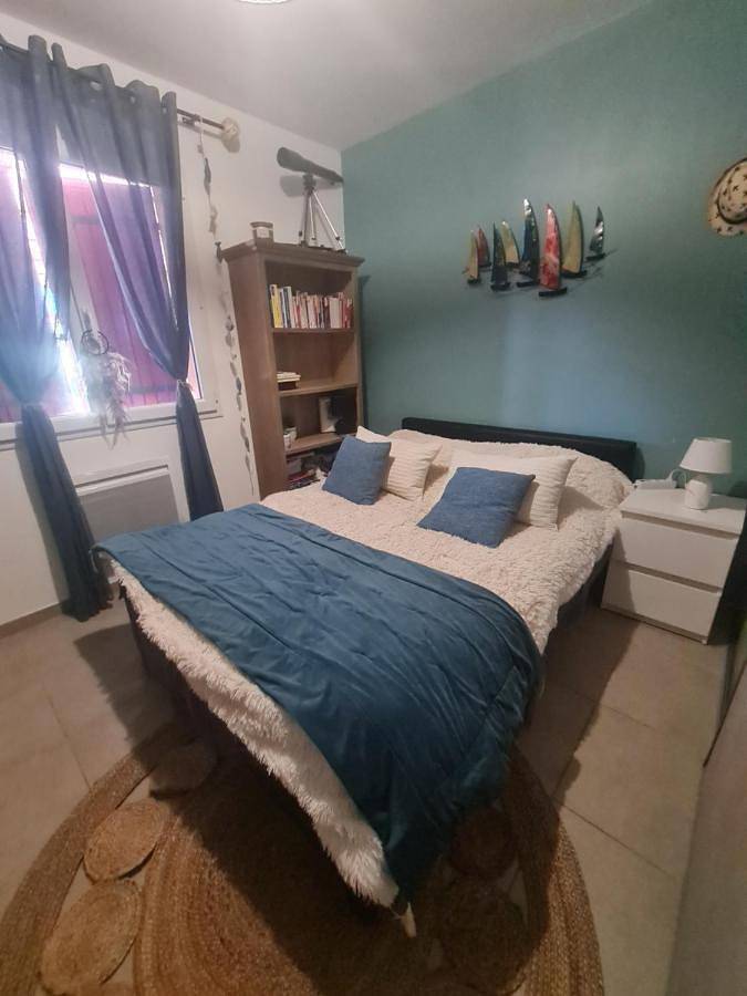 Appartement de vacances entier, Chambre bleu avec piscine in Gargas, Parc naturel régional du Luberon