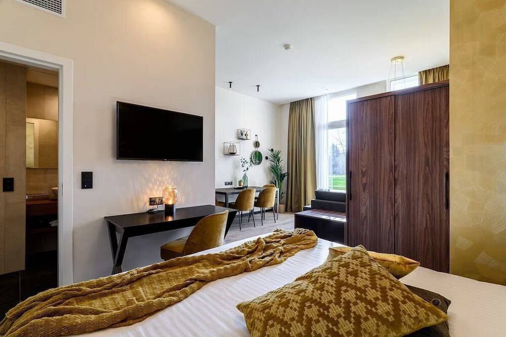 Modern Stay in Flemish Ardennes, Ideal for Cyclists | 3 Units | Bike Storage in Oudenaarde, Oost-Vlaanderen