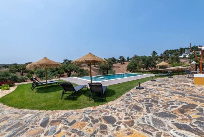 Location de vacances pour 5 personnes, avec jardin et balcon dans Salir - 3
