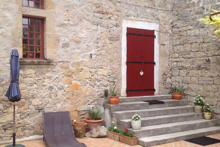 Gîte pour 2 personnes, avec terrasse à La Tour-sur-Orb