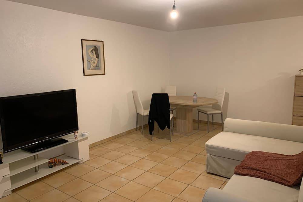 Apartamento entero, Apartamento de vacaciones Boudry para 1 - 4 personas con 1 dormitorio - Apartamento en casa unifamil in Boudry, Three-Lakes